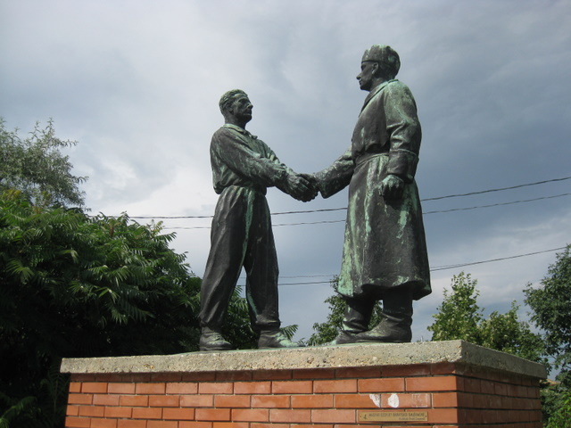 liberation-statues